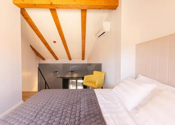 Jupiter Center Daire Pula